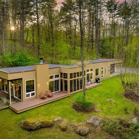 Woodland Zen By Avantstay Modern Design Patio